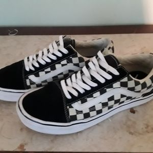 VANS lows checkered/black, sz 9.5